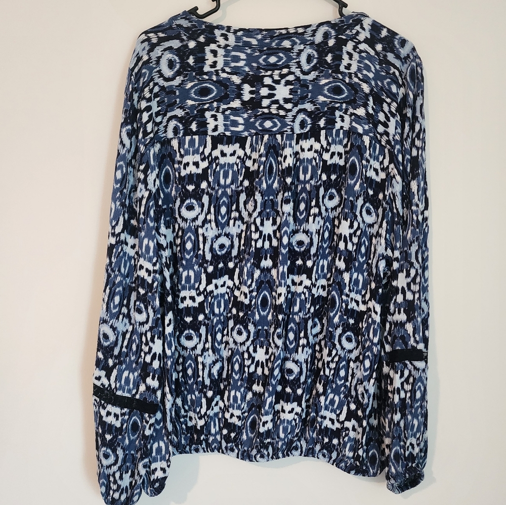 Plus Size Top - Picture 12 of 16